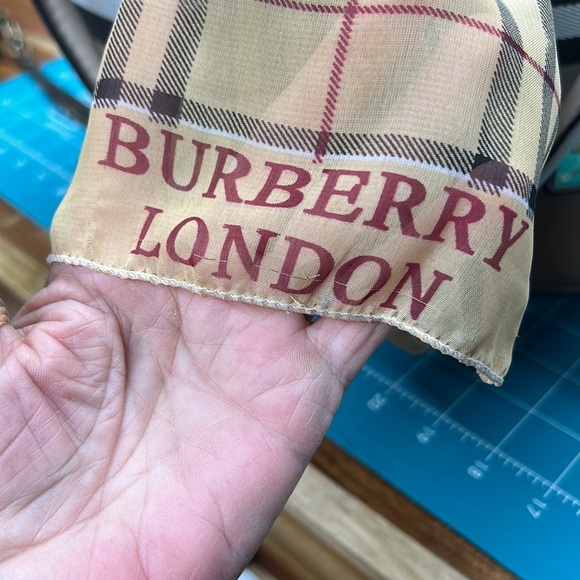 Tote with scarf - Picture 9 of 11